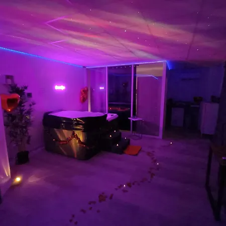 Cocoonspa Avec Jacuzzi Decoration Romantique Offerte